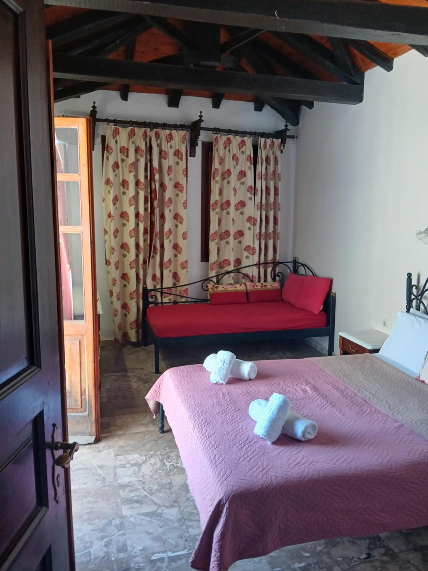 Hotel Villa Orsa Skiathos Town Exterior photo