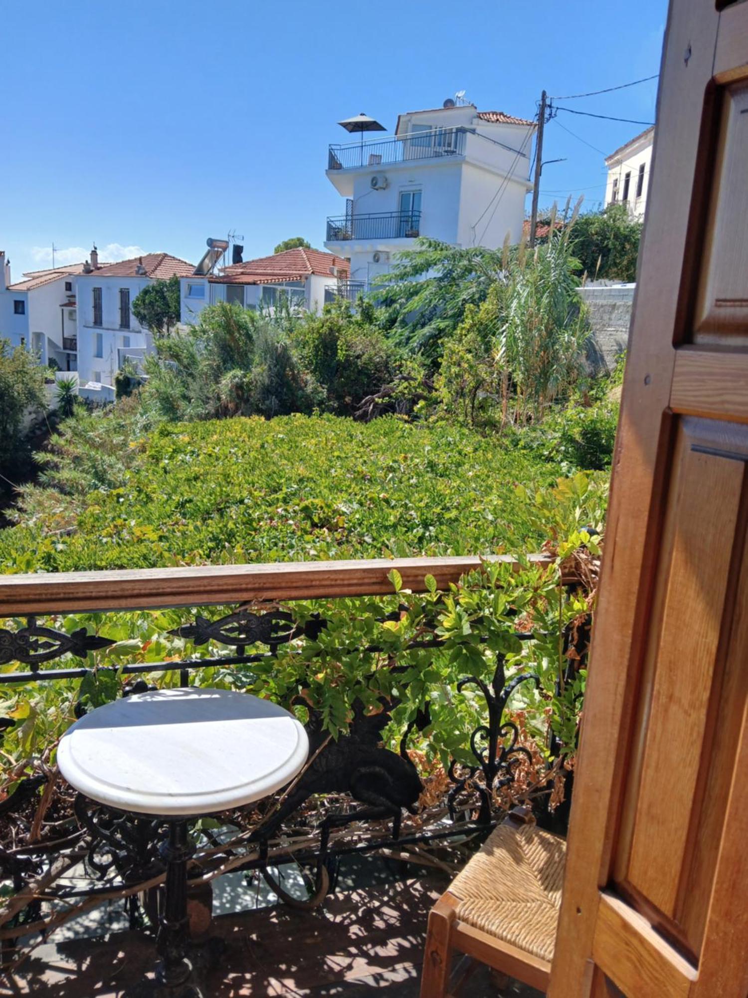 Hotel Villa Orsa Skiathos Town Exterior photo
