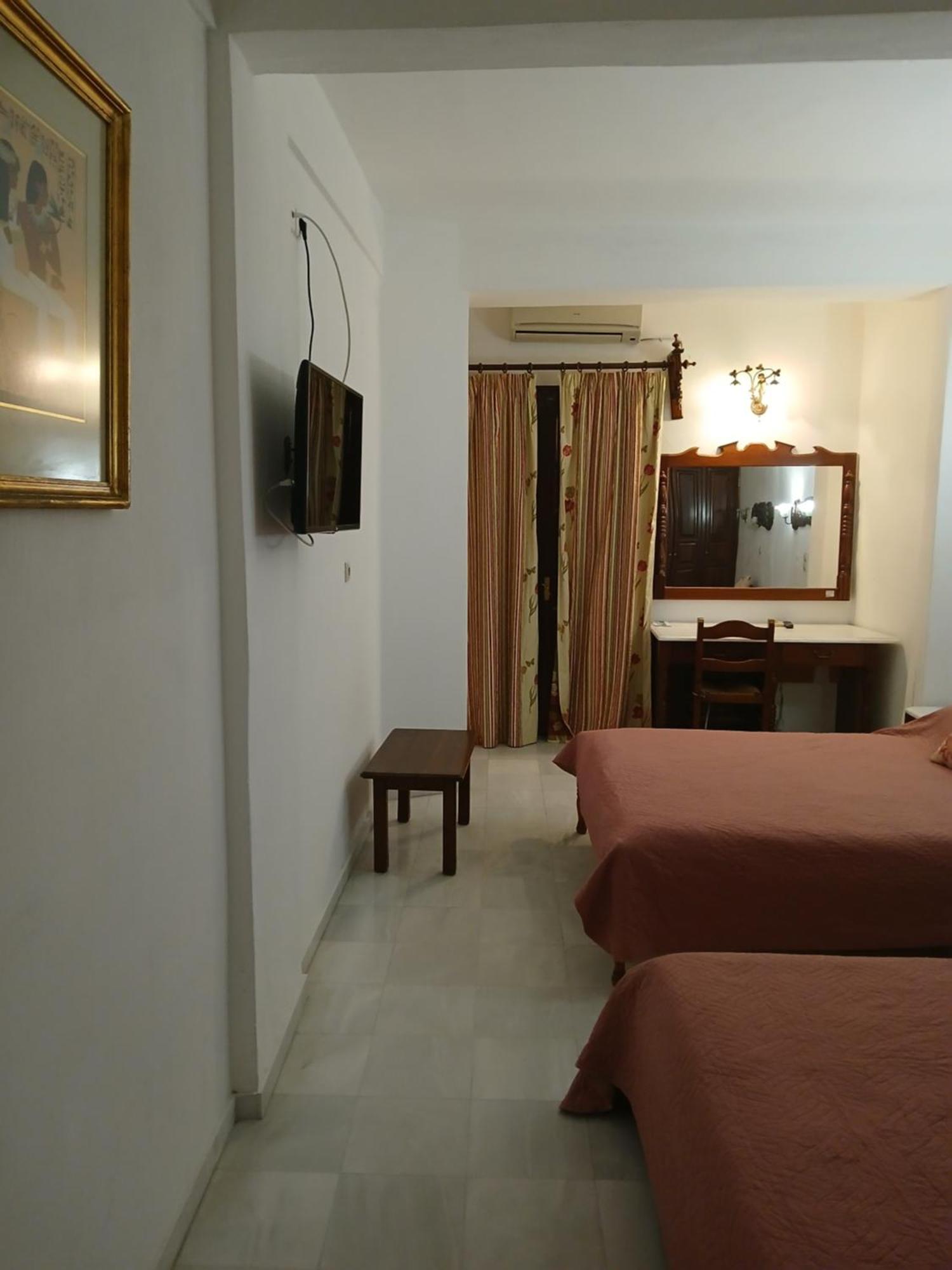 Hotel Villa Orsa Skiathos Town Exterior photo