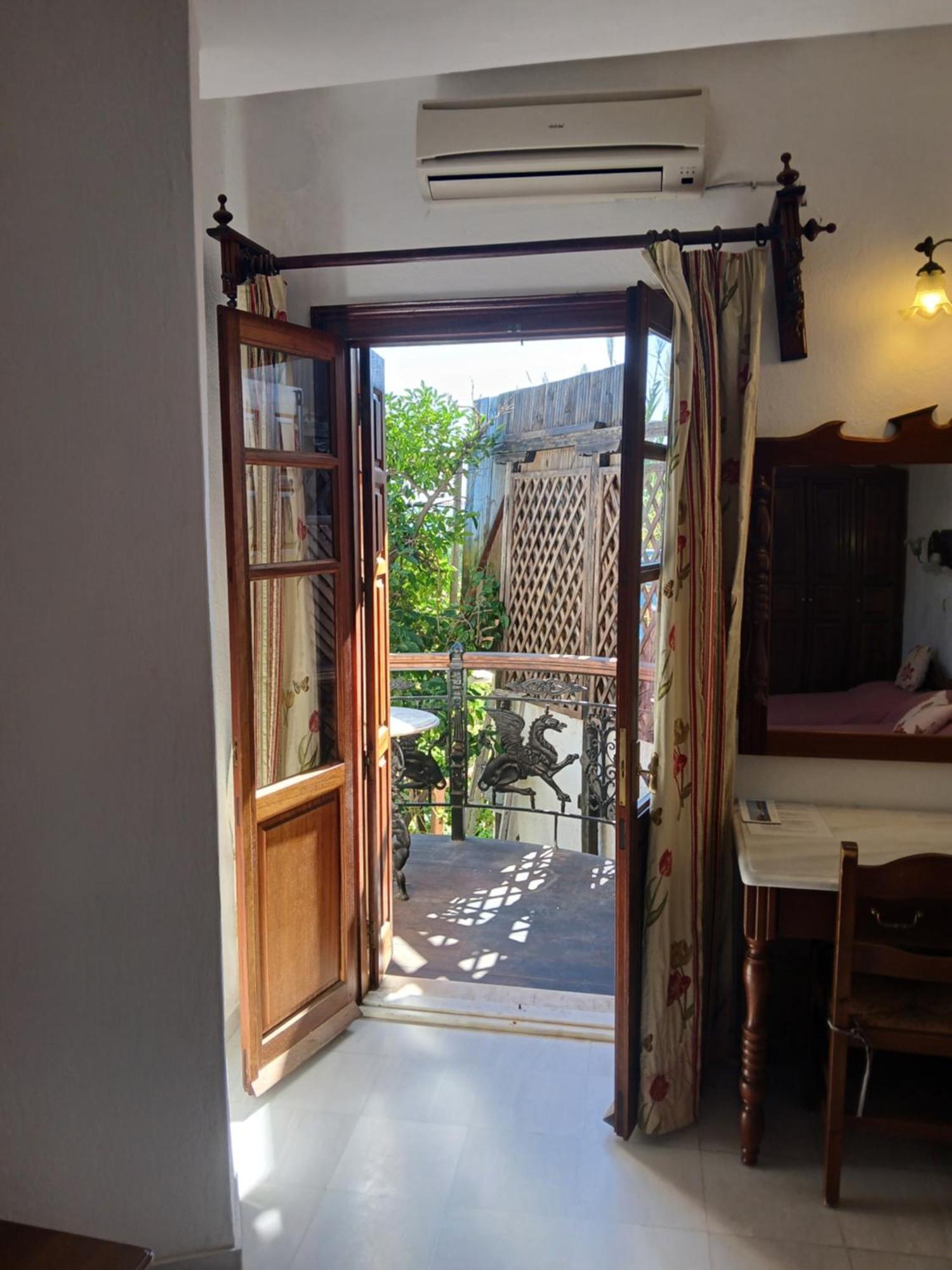 Hotel Villa Orsa Skiathos Town Exterior photo