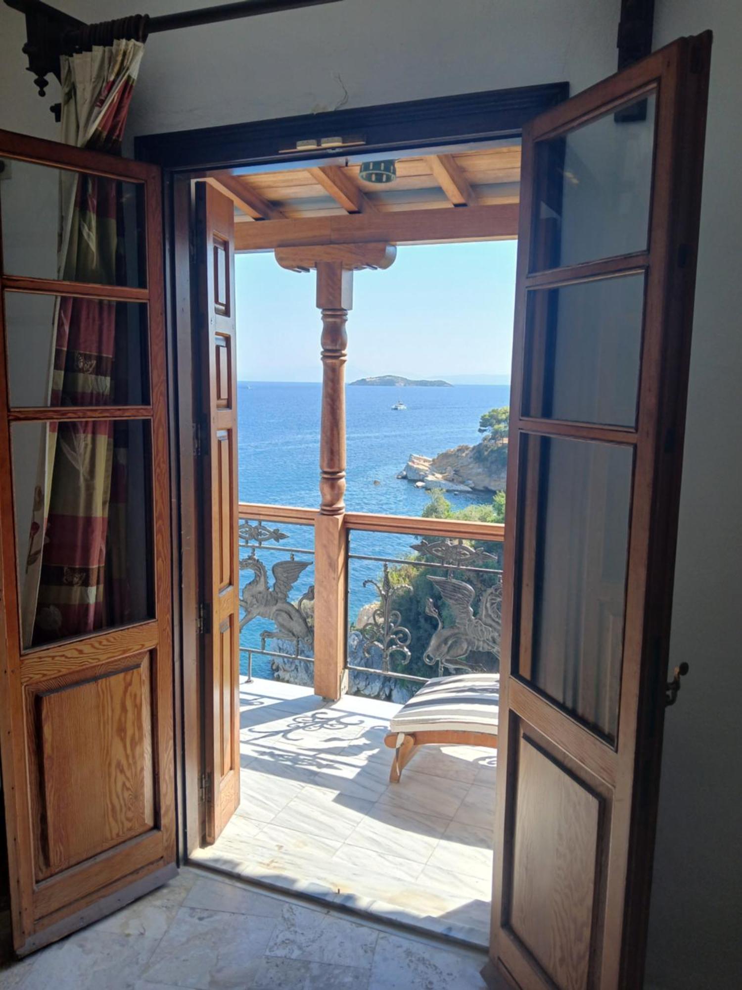 Hotel Villa Orsa Skiathos Town Exterior photo