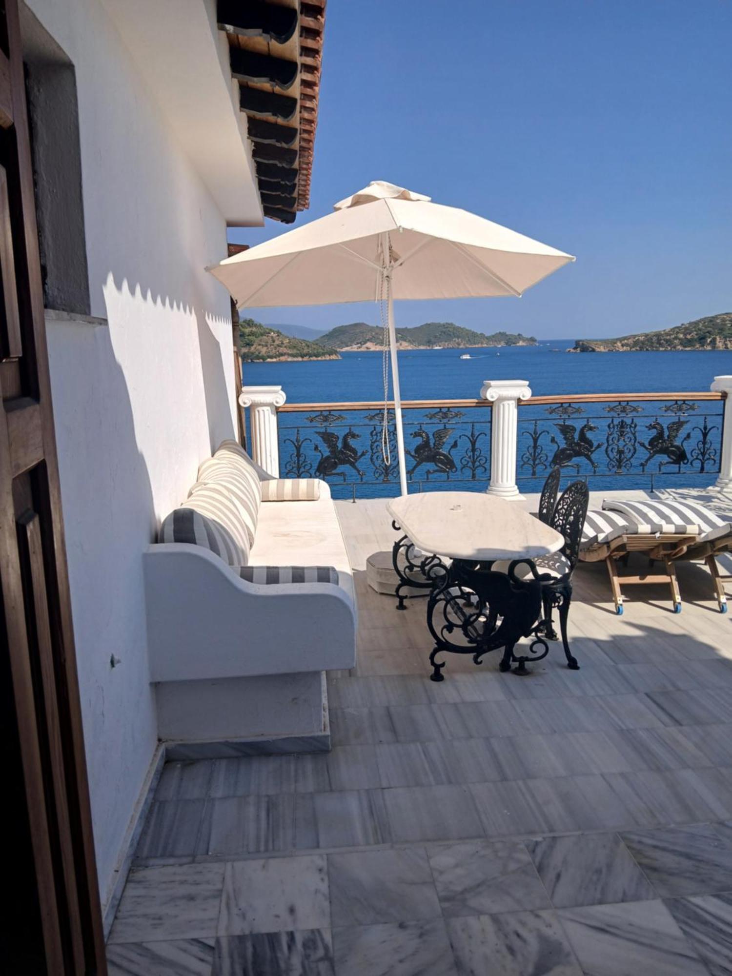 Hotel Villa Orsa Skiathos Town Exterior photo